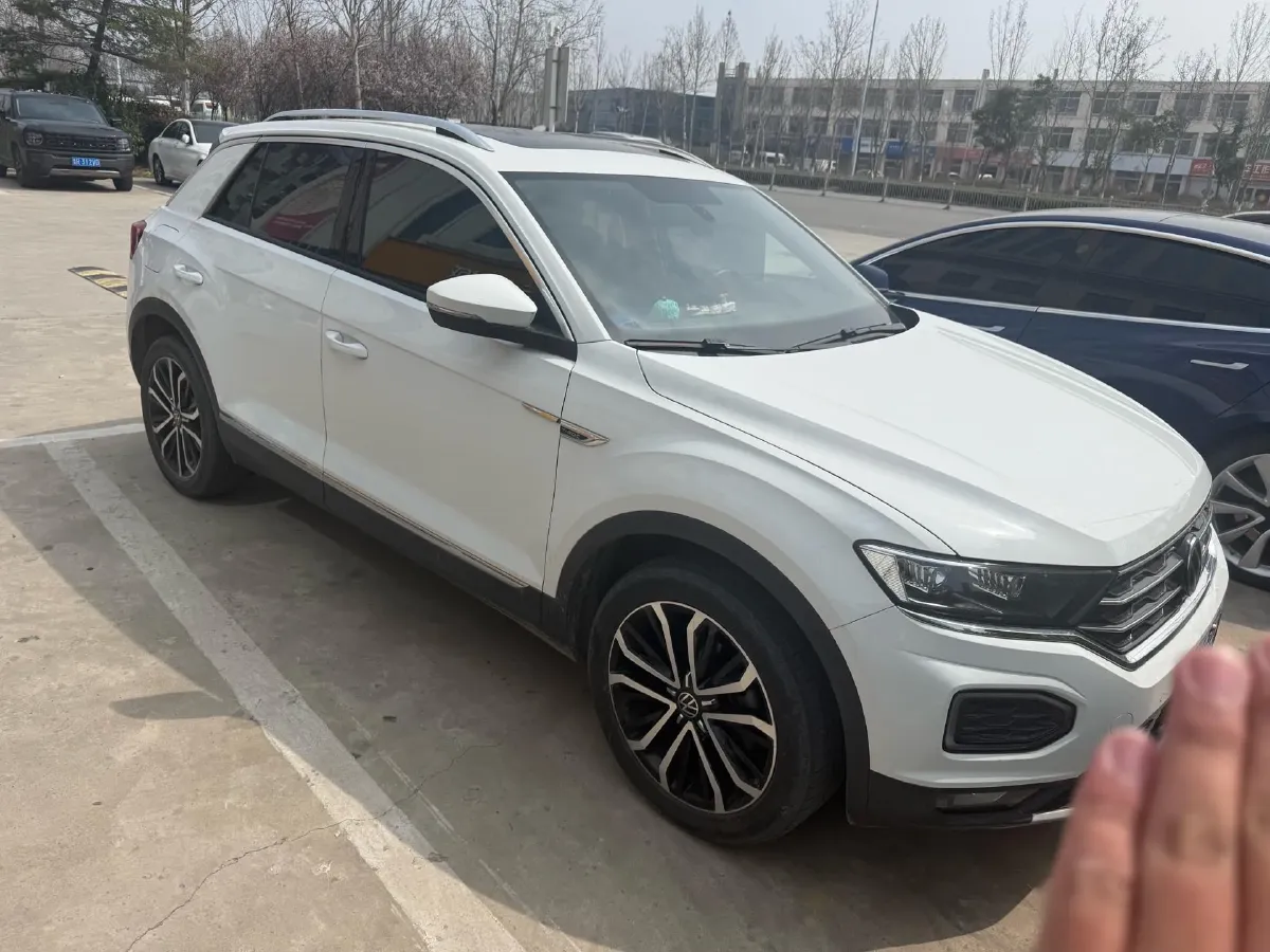 2022 Volkswagen T-Roc 1.4T 150HP L4 7DCT,autocango,china used car exporter,china ev exporter,chinese used car exporter,chinese used ev exporter