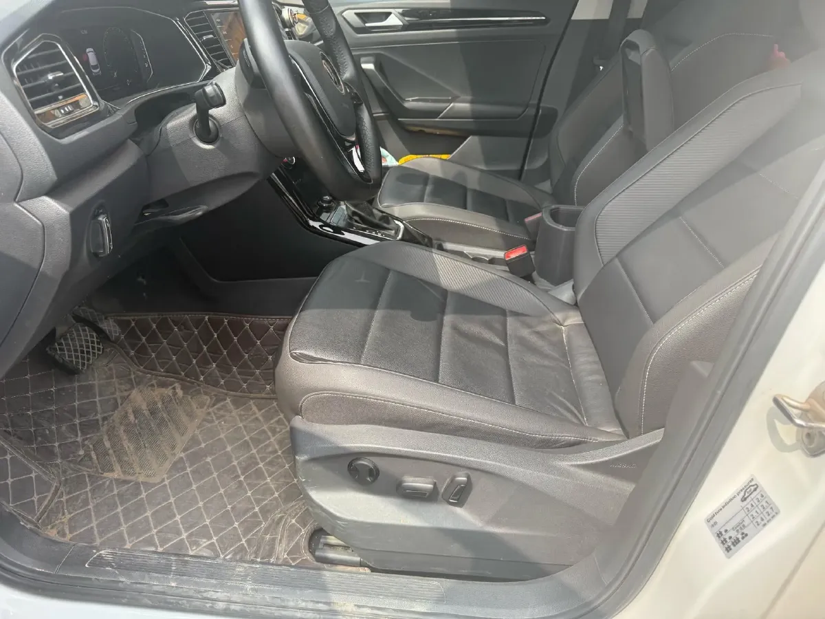 2022 Volkswagen T-Roc 1.4T 150HP L4 7DCT,autocango,china used car exporter,china ev exporter,chinese used car exporter,chinese used ev exporter