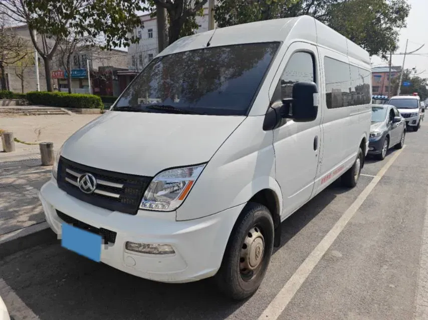 2023 MAXUS XinTu V80 2.0T 127HP L4 6MT,autocango,china used car exporter,china ev exporter,chinese used car exporter,chinese used ev exporter