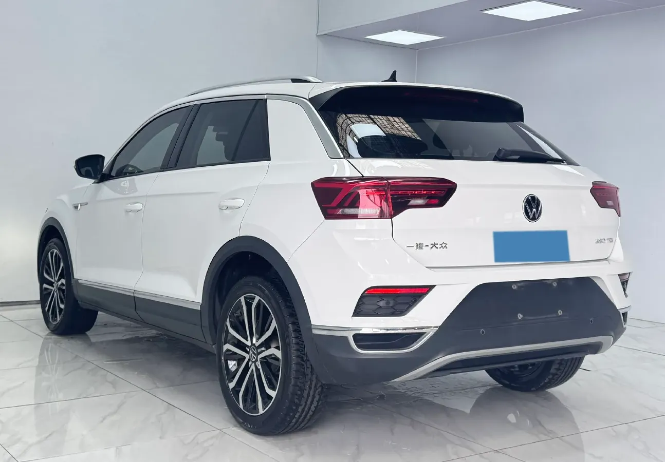 2022 Volkswagen T-Roc 1.4T 150HP L4 7DCT,autocango,china used car exporter,china ev exporter,chinese used car exporter,chinese used ev exporter