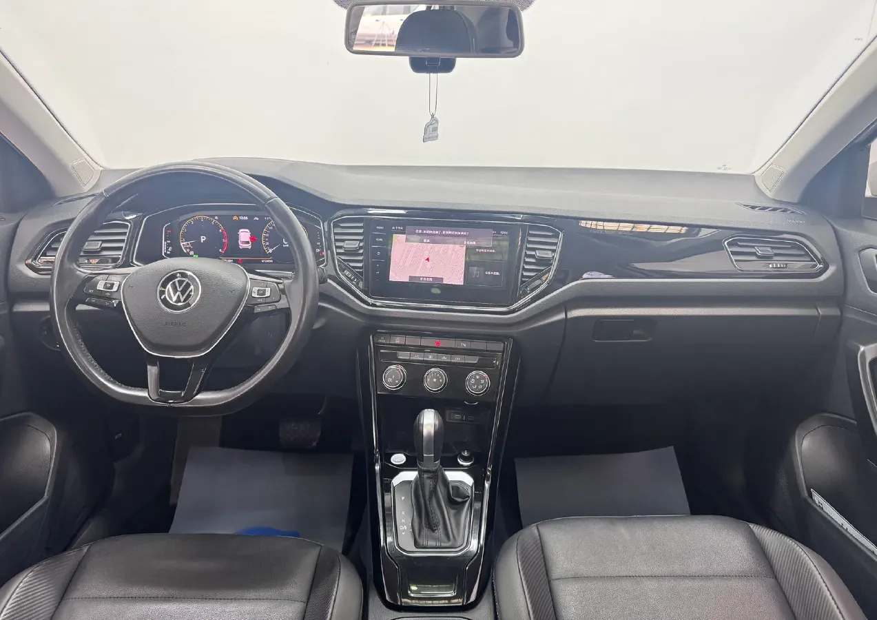2022 Volkswagen T-Roc 1.4T 150HP L4 7DCT,autocango,china used car exporter,china ev exporter,chinese used car exporter,chinese used ev exporter
