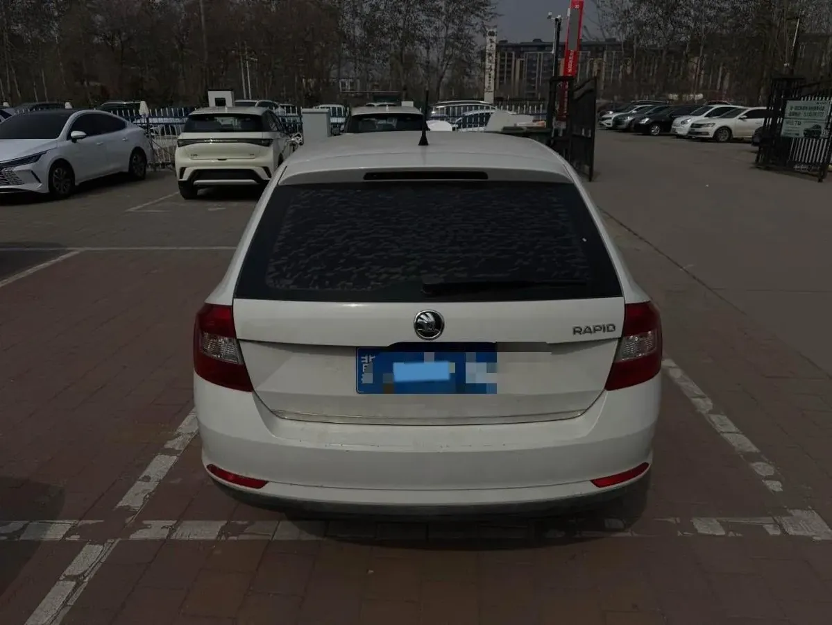 2018 Skoda Rapid Spaceback 1.4L 90HP L4 5MT,autocango,china used car exporter,china ev exporter,chinese used car exporter,chinese used ev exporter
