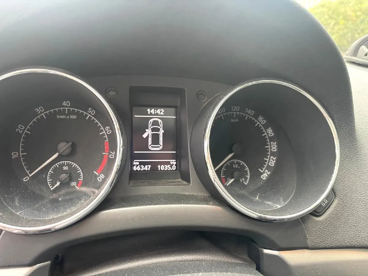 2017 Skoda Yeti 1.8T 160HP L4 6DCT,autocango,china used car exporter,china ev exporter,chinese used car exporter,chinese used ev exporter