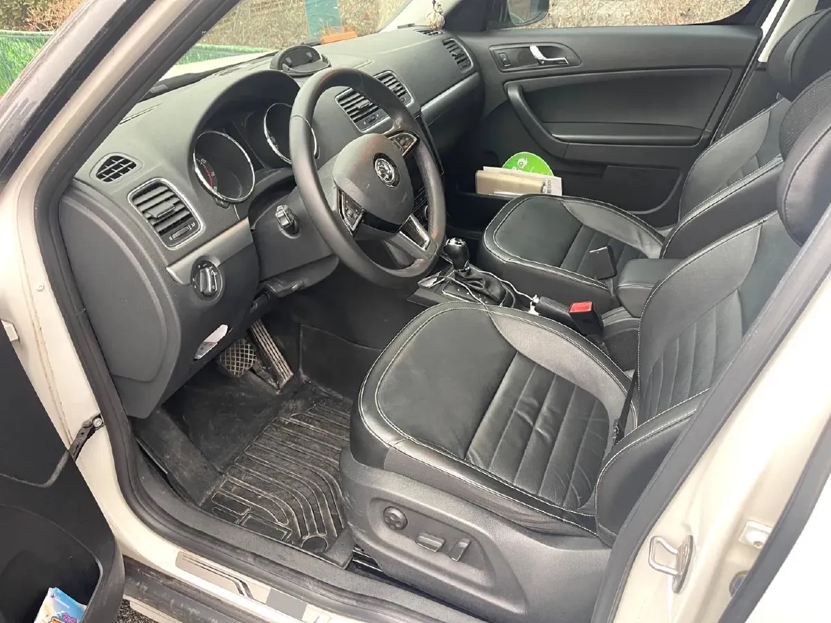 2017 Skoda Yeti 1.8T 160HP L4 6DCT,autocango,china used car exporter,china ev exporter,chinese used car exporter,chinese used ev exporter