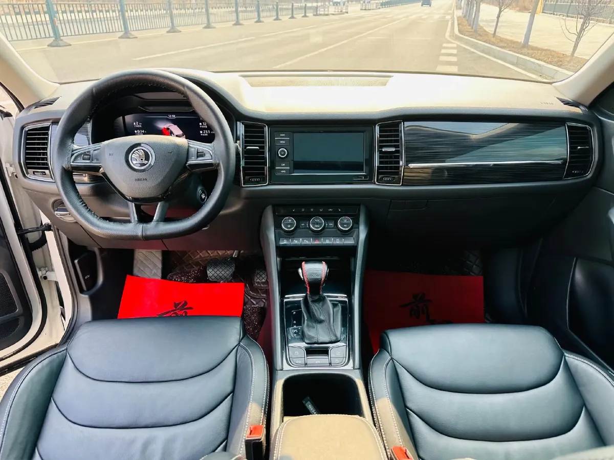 2019 Volkswagen Passat 2.0T 186HP L4 7DCT,autocango,china used car exporter,china ev exporter,chinese used car exporter,chinese used ev exporter