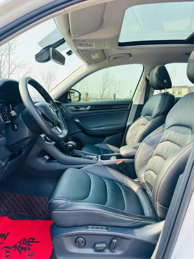 2019 Volkswagen Passat 2.0T 186HP L4 7DCT,autocango,china used car exporter,china ev exporter,chinese used car exporter,chinese used ev exporter