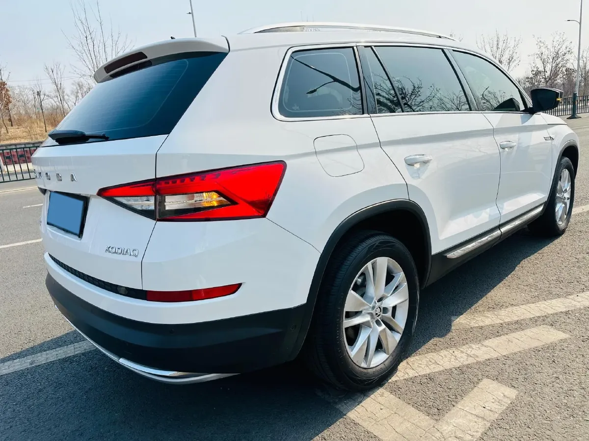 2019 Volkswagen Passat 2.0T 186HP L4 7DCT,autocango,china used car exporter,china ev exporter,chinese used car exporter,chinese used ev exporter