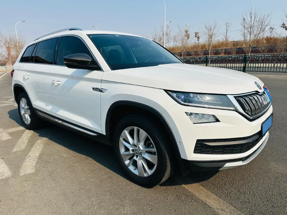 2019 Volkswagen Passat 2.0T 186HP L4 7DCT,autocango,china used car exporter,china ev exporter,chinese used car exporter,chinese used ev exporter