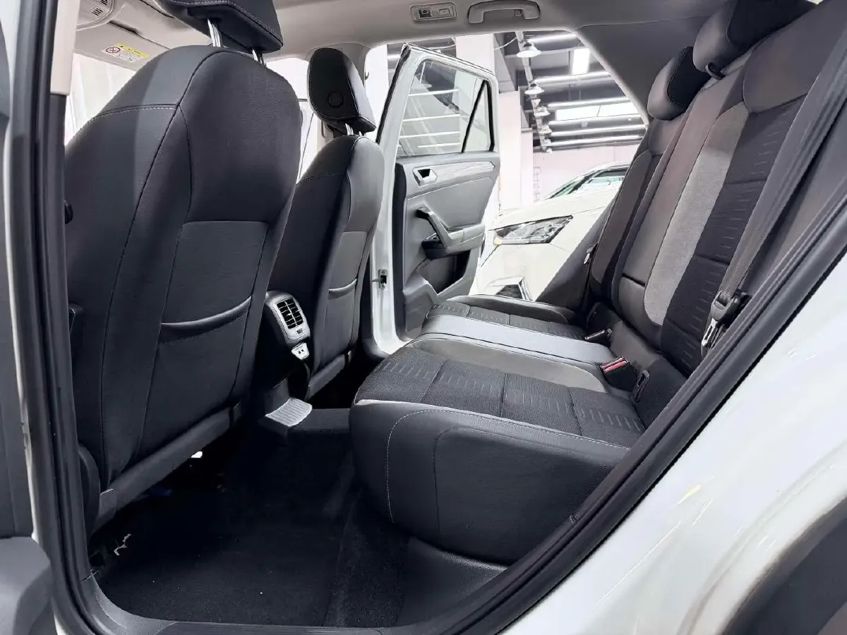 2022 Volkswagen T-Roc 1.4T 150HP L4 7DCT,autocango,china used car exporter,china ev exporter,chinese used car exporter,chinese used ev exporter