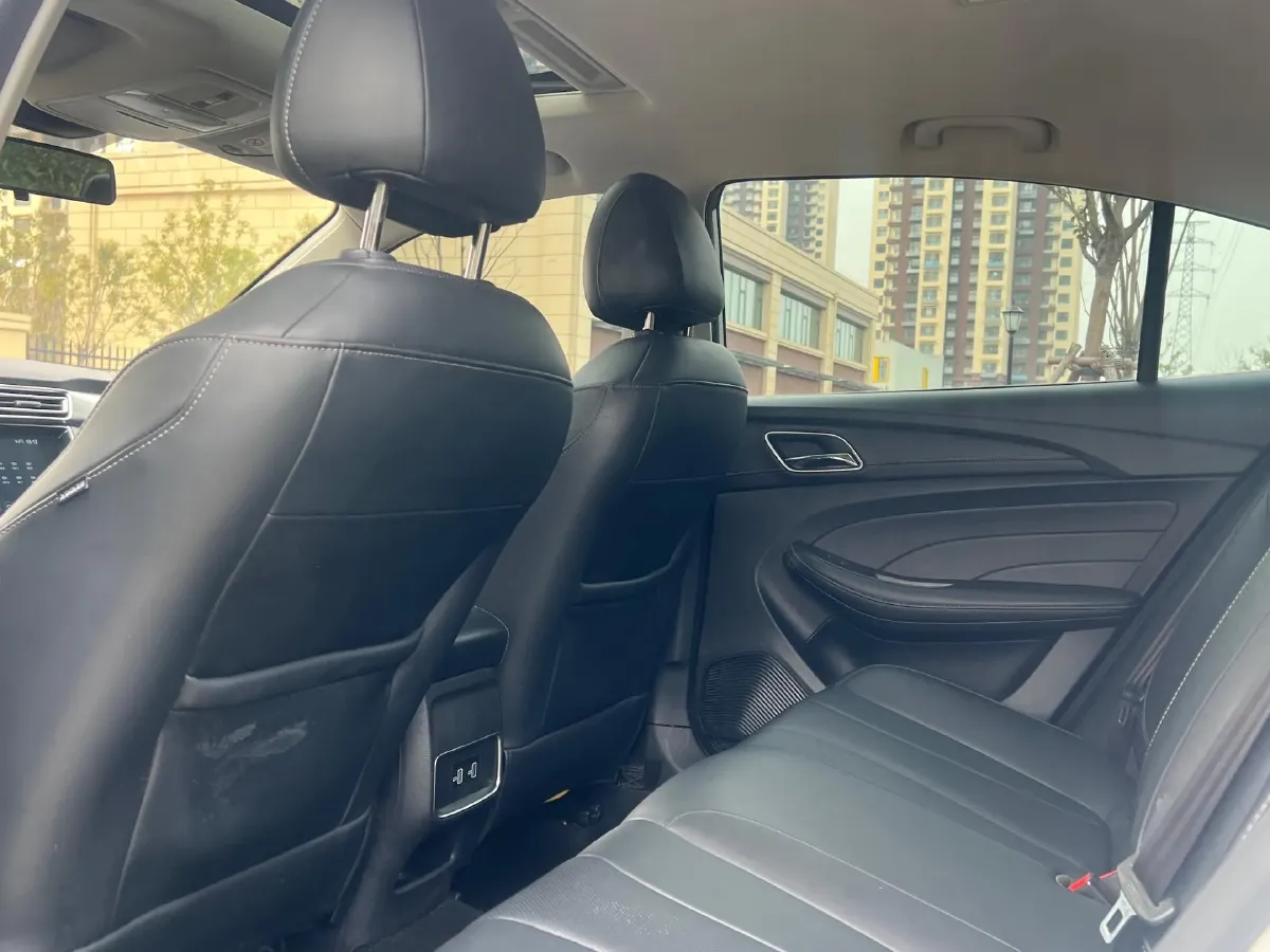 2019 Roewe i5 1.5L 120HP L4 CVT,autocango,china used car exporter,china ev exporter,chinese used car exporter,chinese used ev exporter