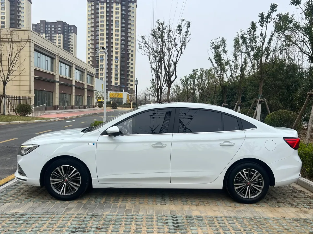 2019 Roewe i5 1.5L 120HP L4 CVT,autocango,china used car exporter,china ev exporter,chinese used car exporter,chinese used ev exporter