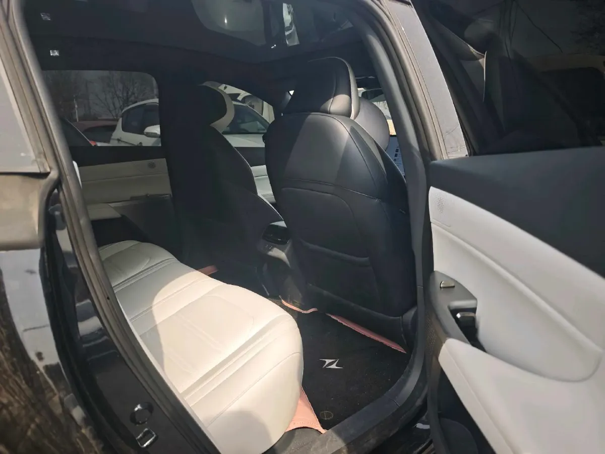 2024 DongFeng eπ eπ007 REEV 105HP REEV 28.4KWH,autocango,china used car exporter,china ev exporter,chinese used car exporter,chinese used ev exporter