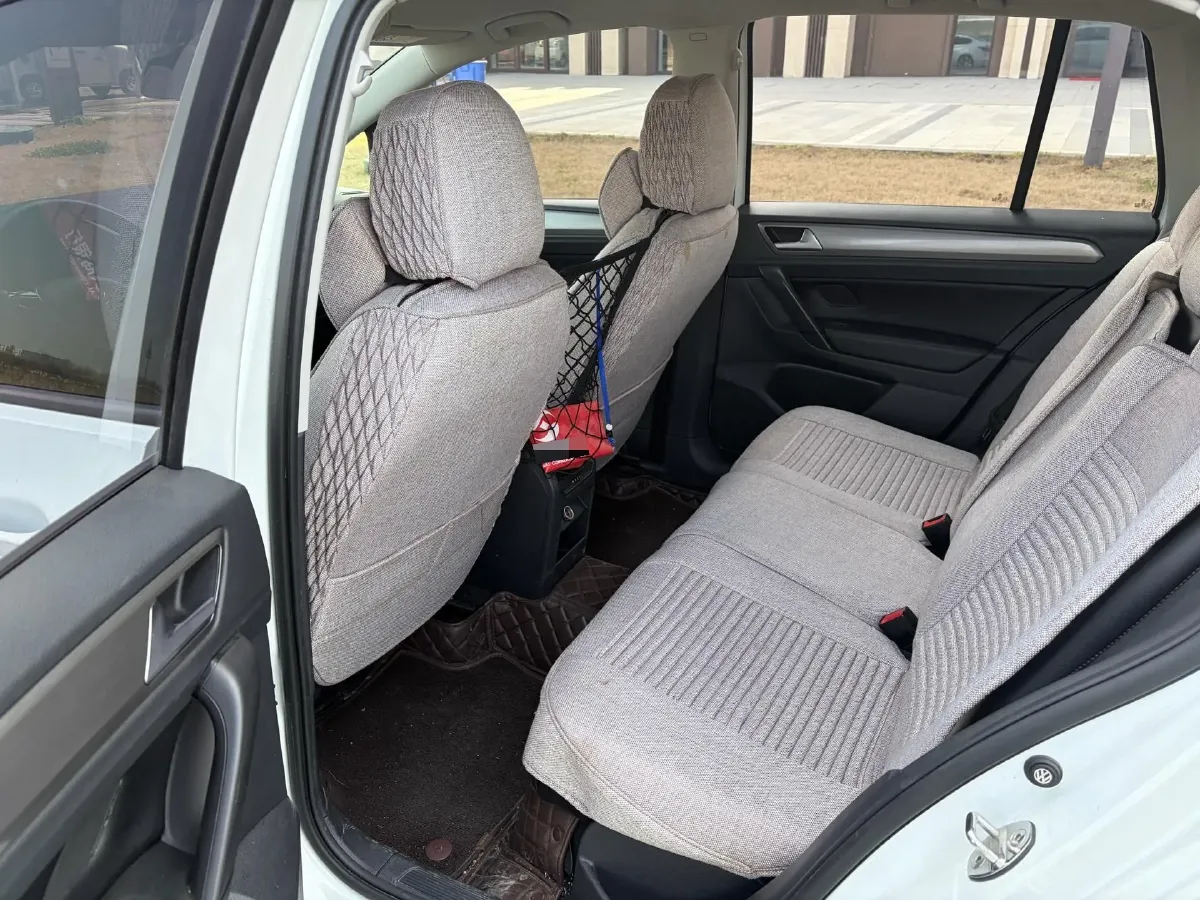 2018 Volkswagen Golf Sportsvan 1.6L 110HP L4 6AT,autocango,china used car exporter,china ev exporter,chinese used car exporter,chinese used ev exporter