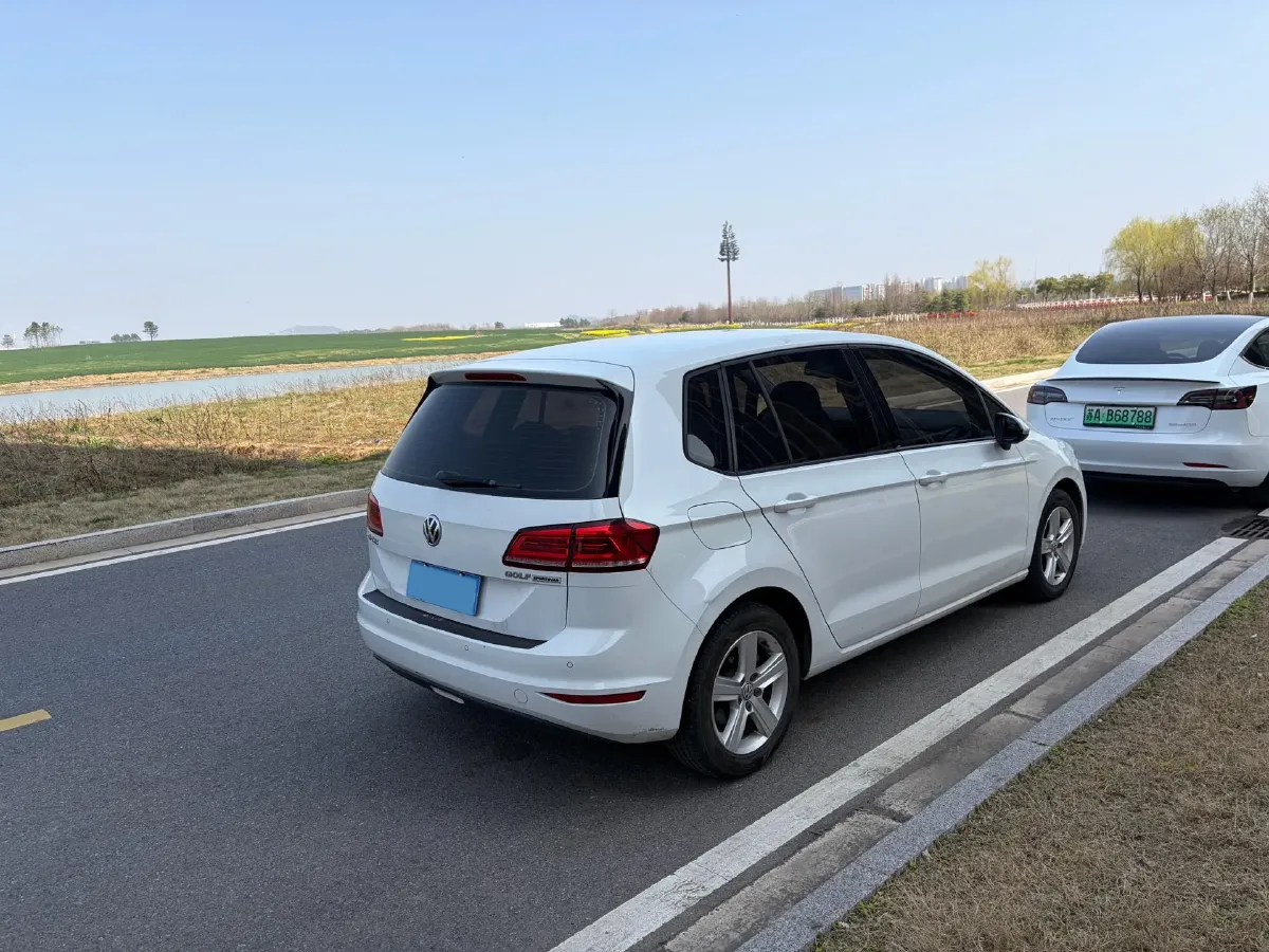 2018 Volkswagen Golf Sportsvan 1.6L 110HP L4 6AT,autocango,china used car exporter,china ev exporter,chinese used car exporter,chinese used ev exporter