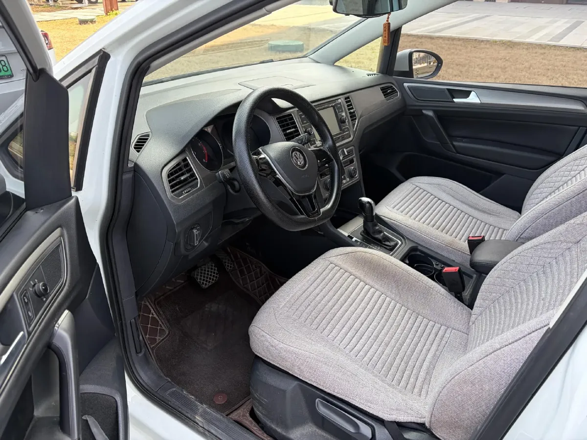 2018 Volkswagen Golf Sportsvan 1.6L 110HP L4 6AT,autocango,china used car exporter,china ev exporter,chinese used car exporter,chinese used ev exporter