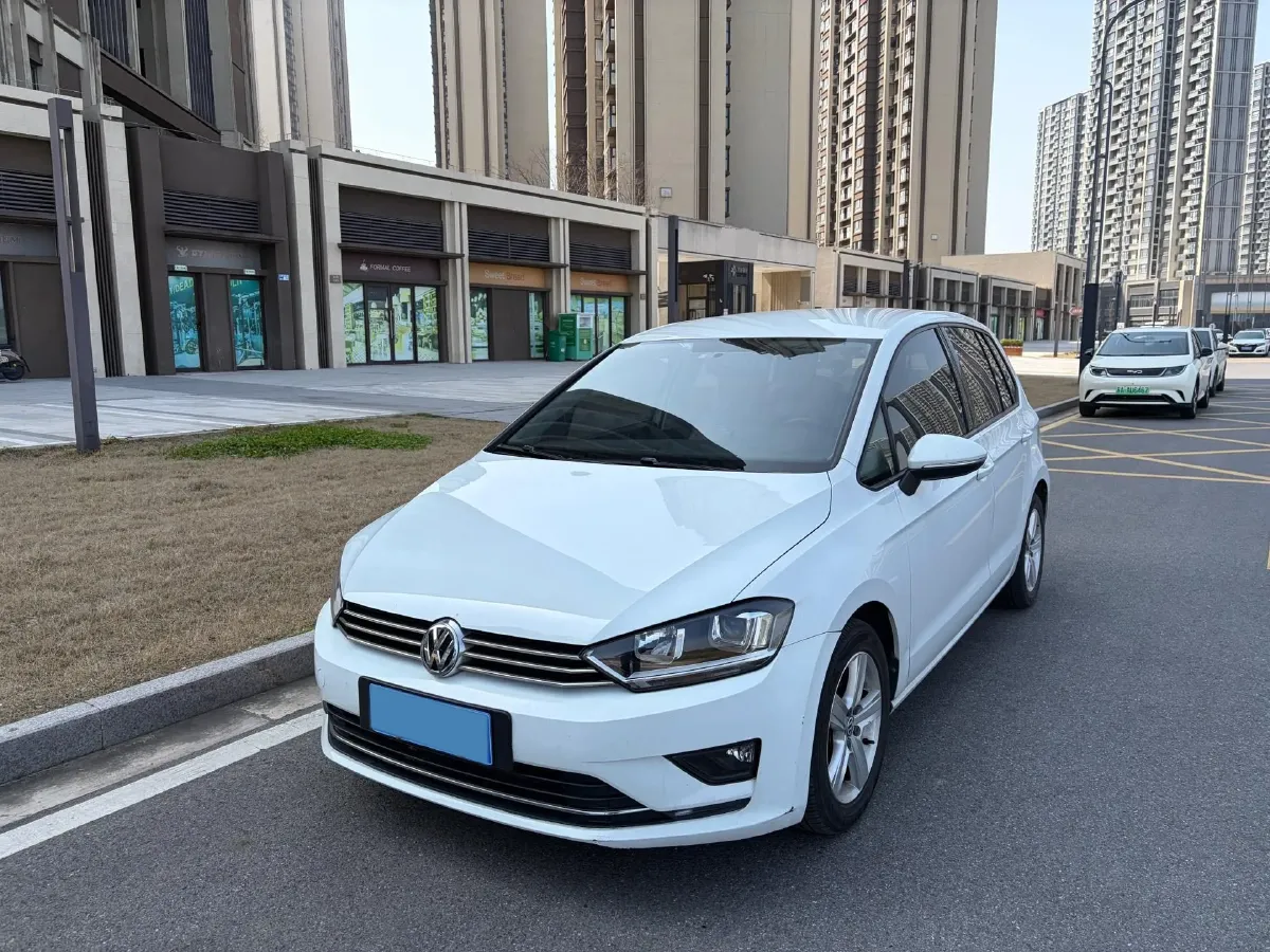 2018 Volkswagen Golf Sportsvan 1.6L 110HP L4 6AT,autocango,china used car exporter,china ev exporter,chinese used car exporter,chinese used ev exporter