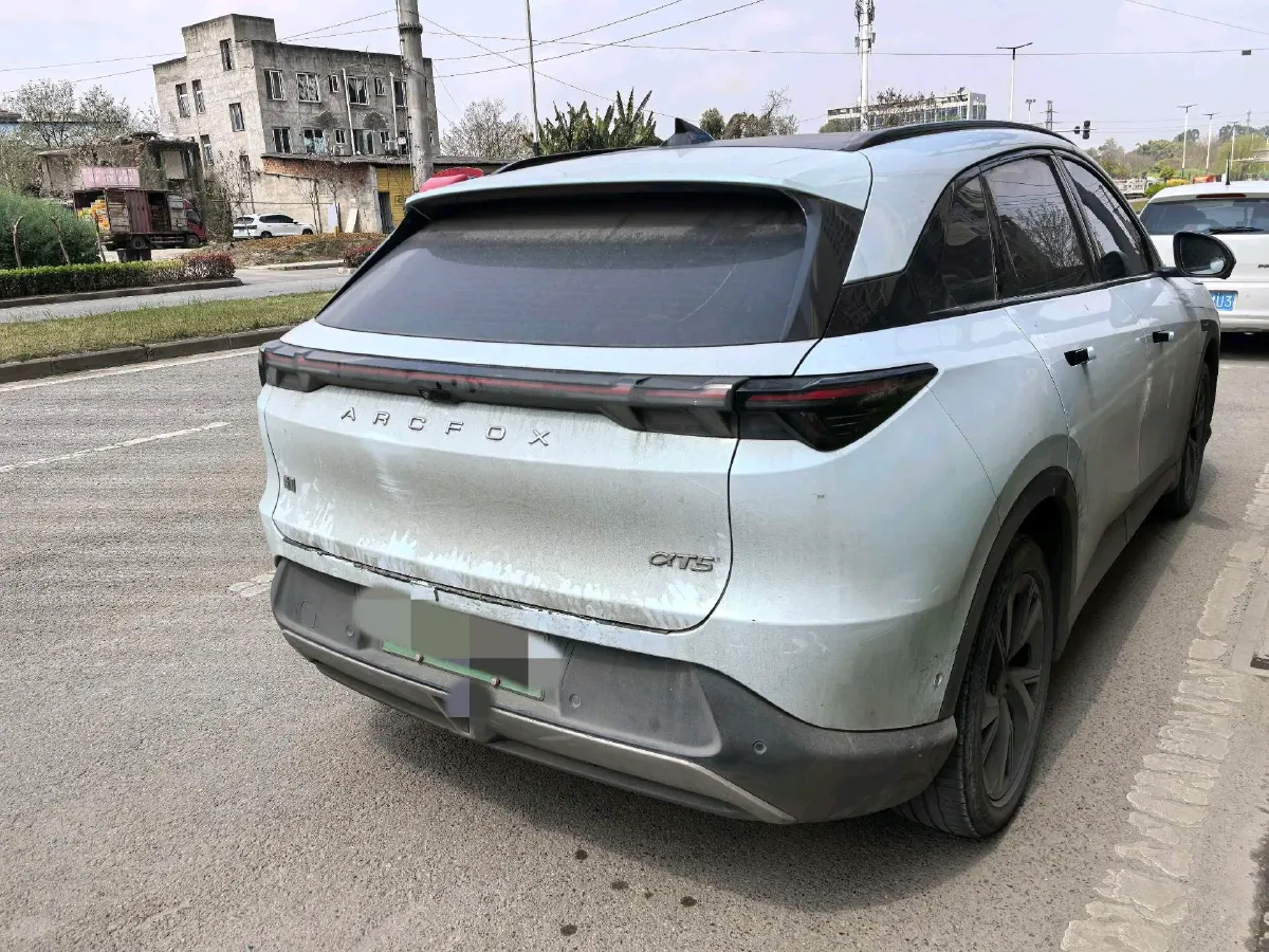 2024 HongQi H5 2.0T 224HP L4 8AT,autocango,china used car exporter,china ev exporter,chinese used car exporter,chinese used ev exporter