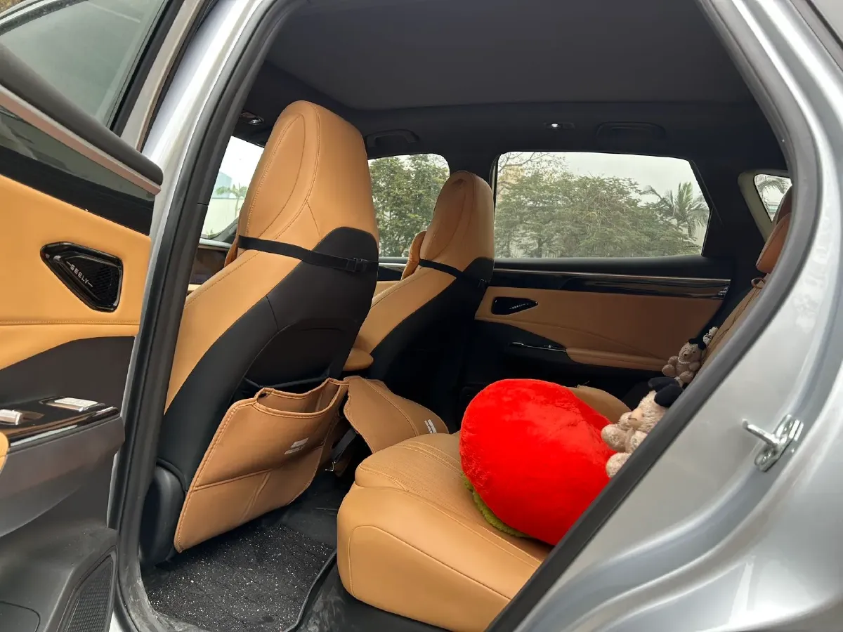 2024 Geely Galaxy L7 1.5T 163HP L4 3DHT PHEV 18.7KWH,autocango,china used car exporter,china ev exporter,chinese used car exporter,chinese used ev exporter