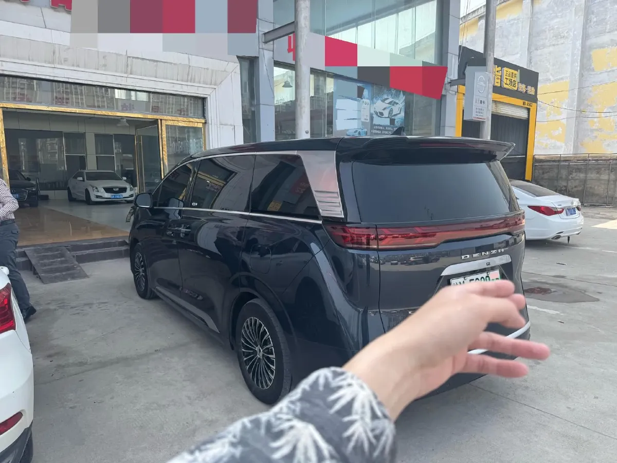 2022 HongQi HS7 3.0T 337HP V6 8AT,autocango,china used car exporter,china ev exporter,chinese used car exporter,chinese used ev exporter