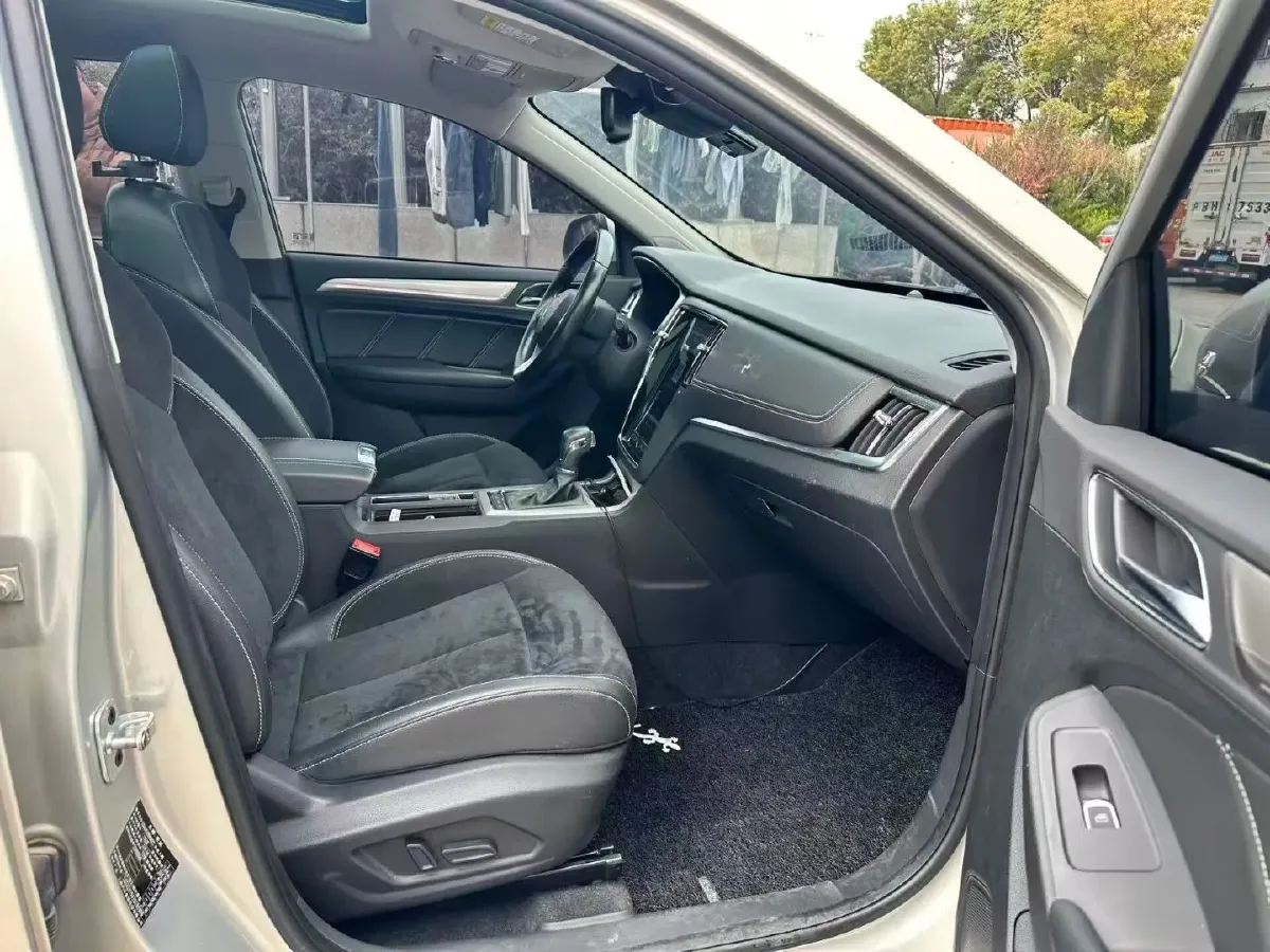 2017 Roewe RX5 1.5T 169HP L4 2AT PHEV 12KWH,autocango,china used car exporter,china ev exporter,chinese used car exporter,chinese used ev exporter