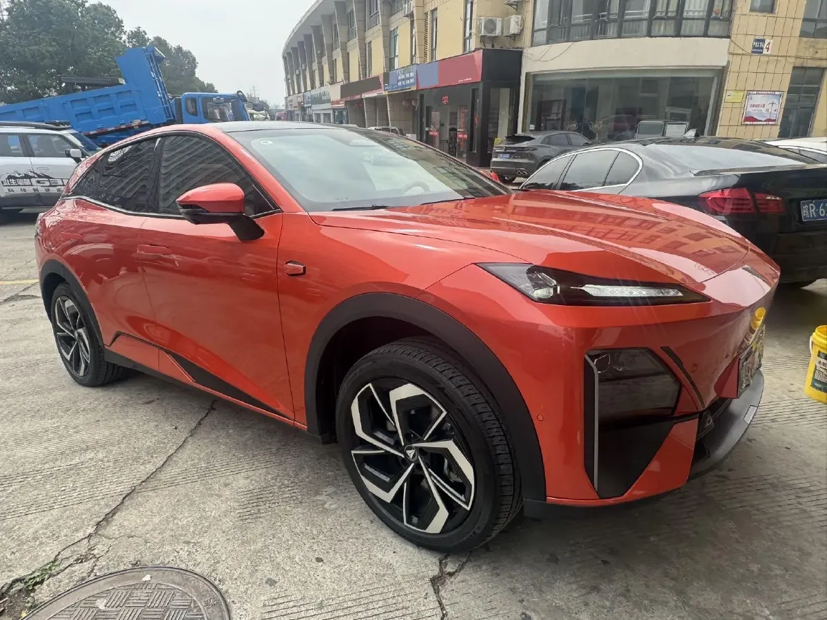 2024 JAC Refine RefineRF8 2.0T 253HP L4 8AT,autocango,china used car exporter,china ev exporter,chinese used car exporter,chinese used ev exporter