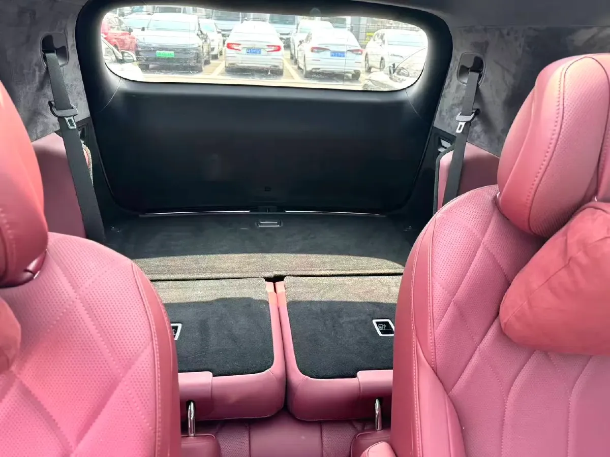 2025 AITO AITO M8 REEV 160HP REEV 53.4KWH,autocango,china used car exporter,china ev exporter,chinese used car exporter,chinese used ev exporter