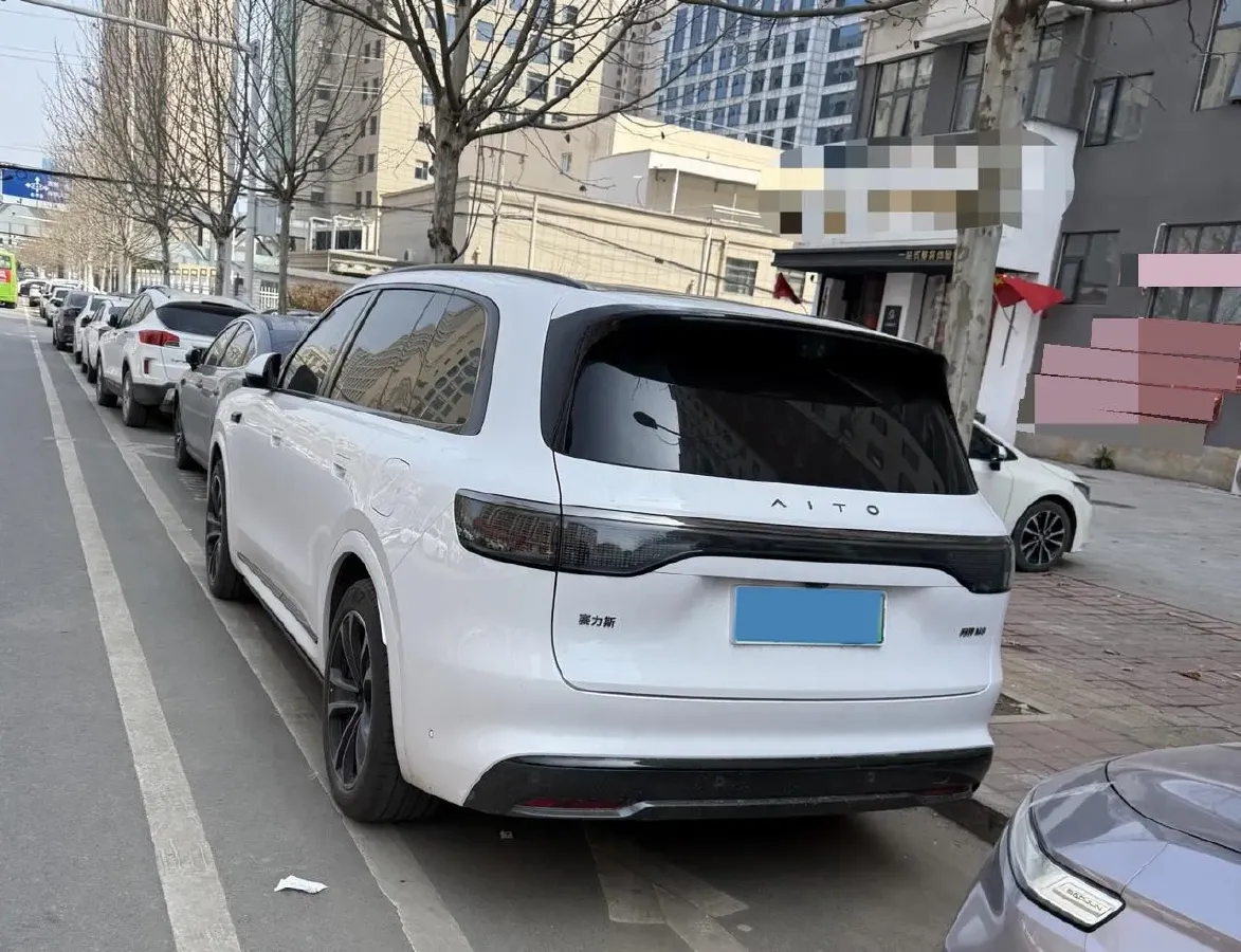 2025 AITO AITO M8 REEV 160HP REEV 53.4KWH,autocango,china used car exporter,china ev exporter,chinese used car exporter,chinese used ev exporter