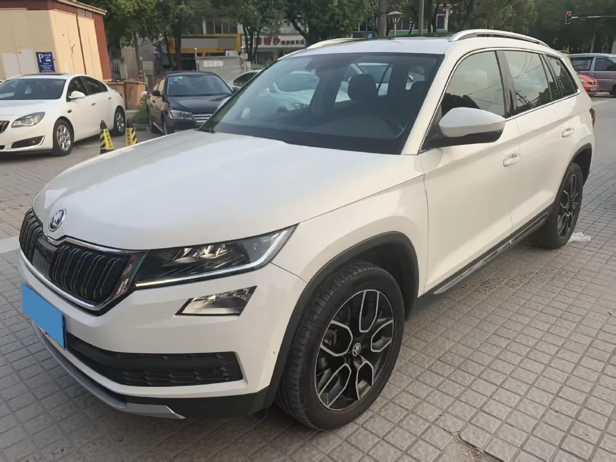 2018 Skoda Kodiak 2.0T 186HP L4 7DCT,autocango,china used car exporter,china ev exporter,chinese used car exporter,chinese used ev exporter