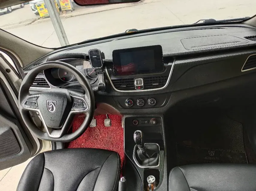 2019 BaoJun 730 1.5T 147HP L4 6MT,autocango,china used car exporter,china ev exporter,chinese used car exporter,chinese used ev exporter