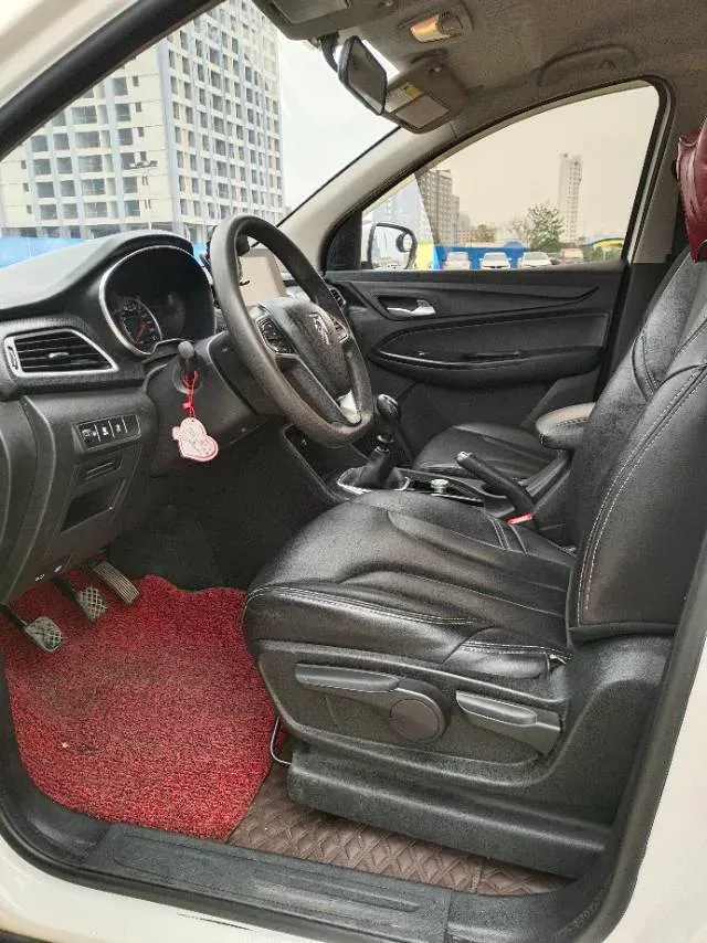 2019 BaoJun 730 1.5T 147HP L4 6MT,autocango,china used car exporter,china ev exporter,chinese used car exporter,chinese used ev exporter