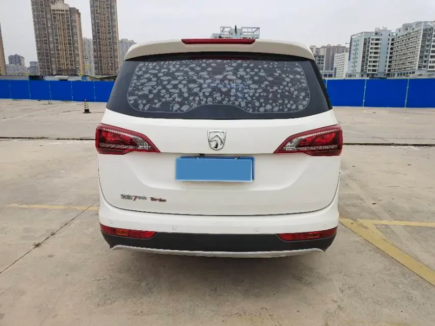 2019 BaoJun 730 1.5T 147HP L4 6MT,autocango,china used car exporter,china ev exporter,chinese used car exporter,chinese used ev exporter