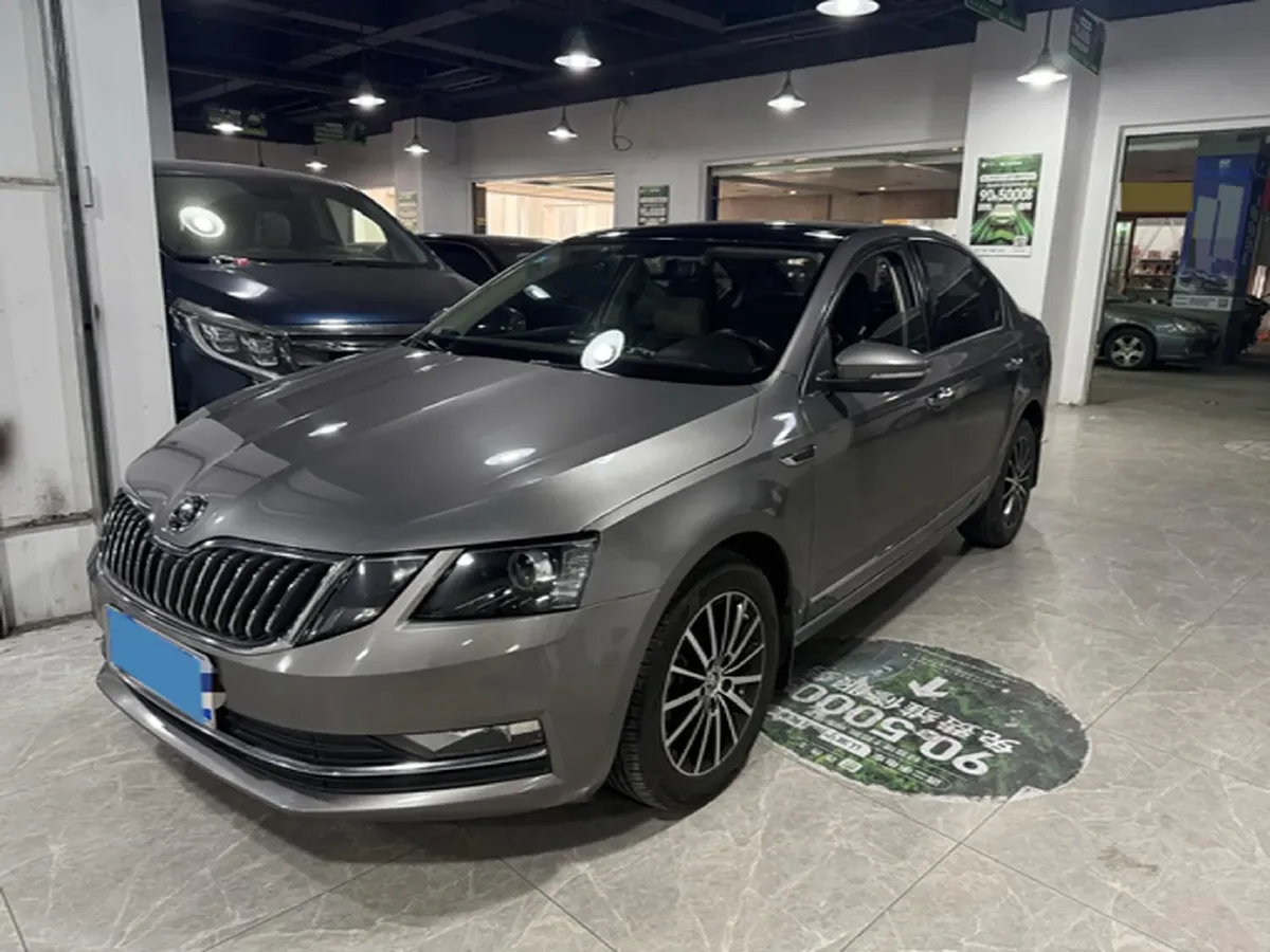 2018 Skoda Octavia 1.2T 116HP L4 7DCT,autocango,china used car exporter,china ev exporter,chinese used car exporter,chinese used ev exporter