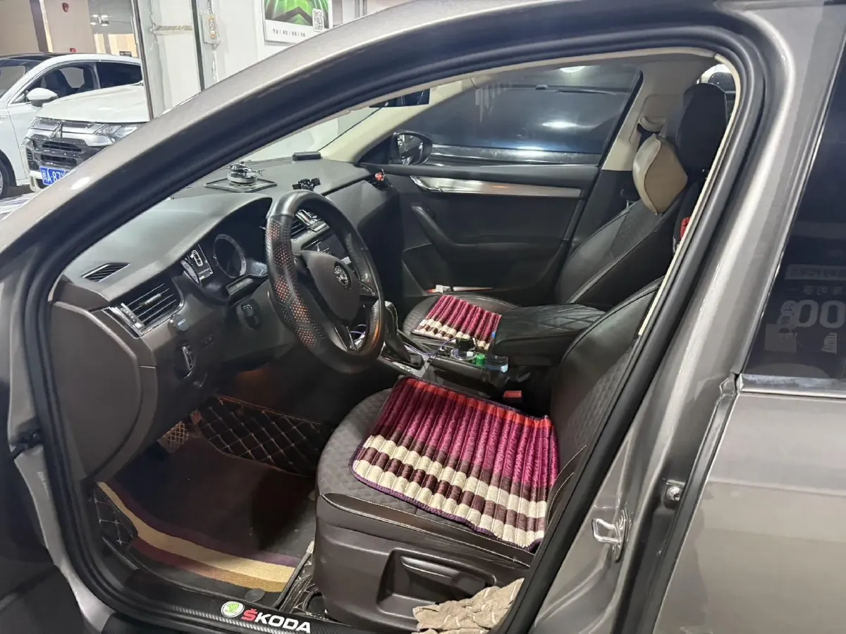 2018 Skoda Octavia 1.2T 116HP L4 7DCT,autocango,china used car exporter,china ev exporter,chinese used car exporter,chinese used ev exporter