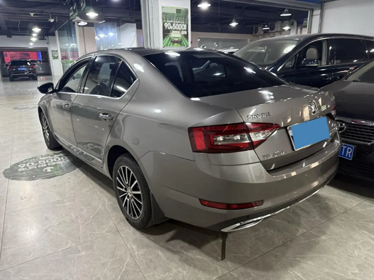 2018 Skoda Octavia 1.2T 116HP L4 7DCT,autocango,china used car exporter,china ev exporter,chinese used car exporter,chinese used ev exporter