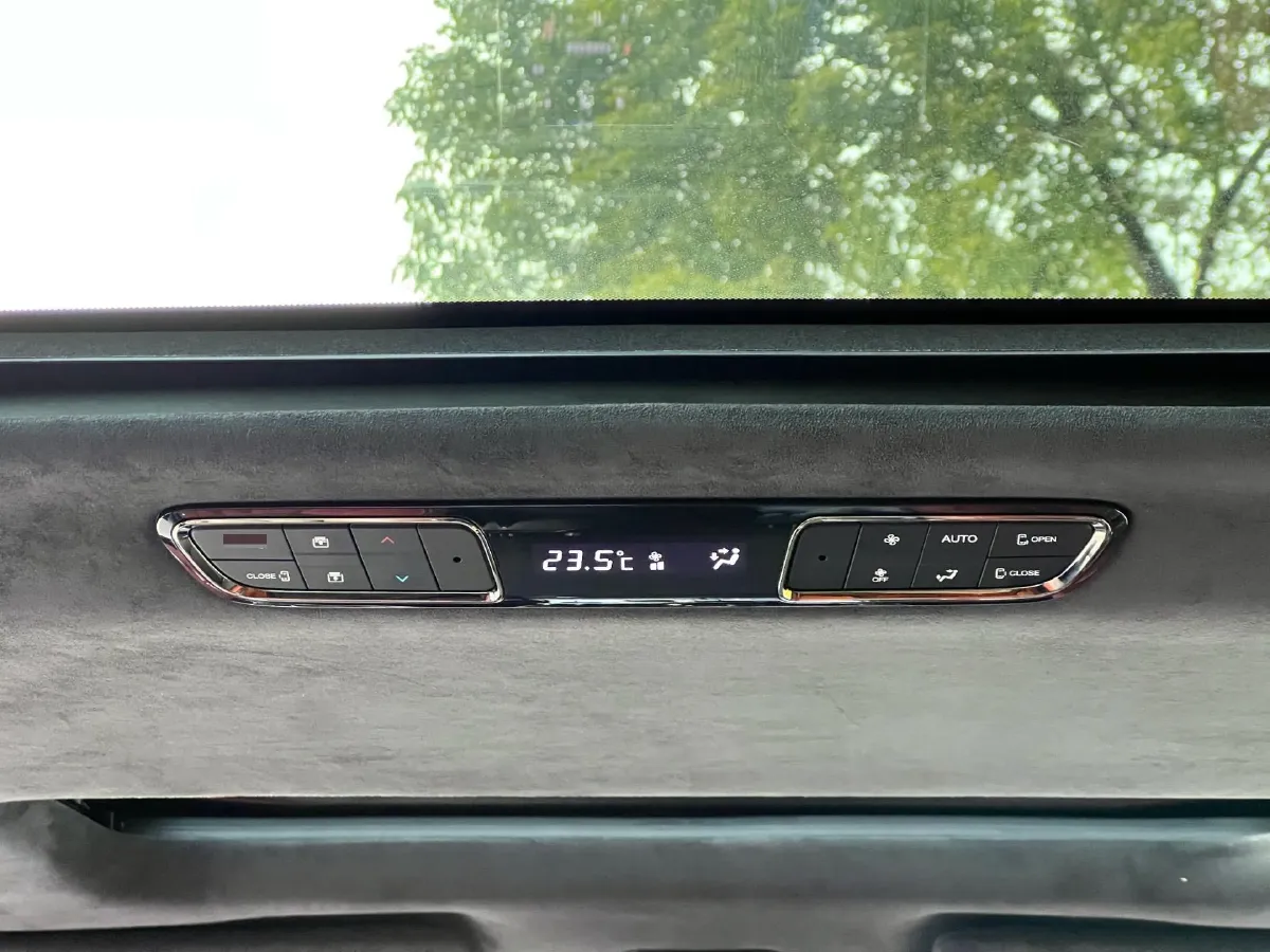 2024 GAC Trumpchi M8 2.0T 252HP L4 8AT,autocango,china used car exporter,china ev exporter,chinese used car exporter,chinese used ev exporter