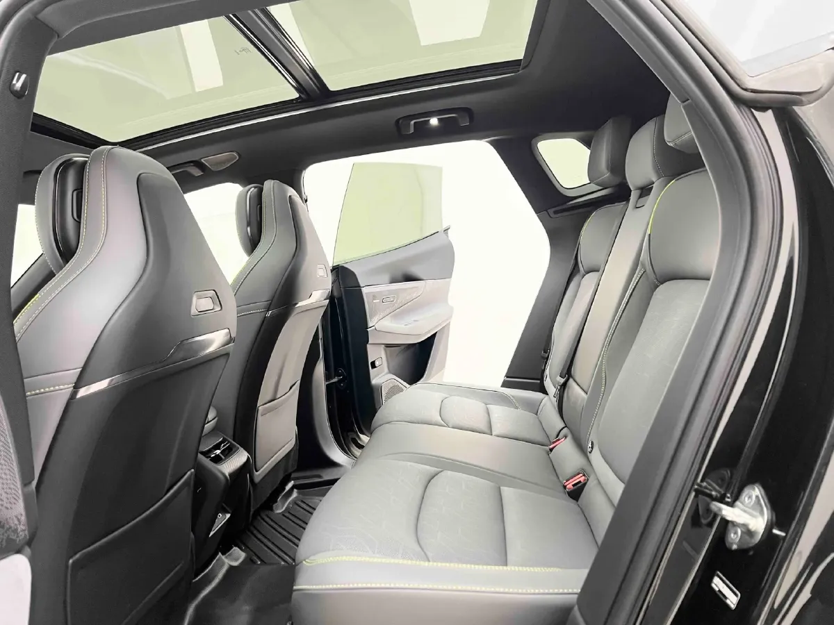 2025 LYNK&CO 08 EM-P 1.5T 163HP L4 3DHT PHEV 39.6/39.8KWH,autocango,china used car exporter,china ev exporter,chinese used car exporter,chinese used ev exporter