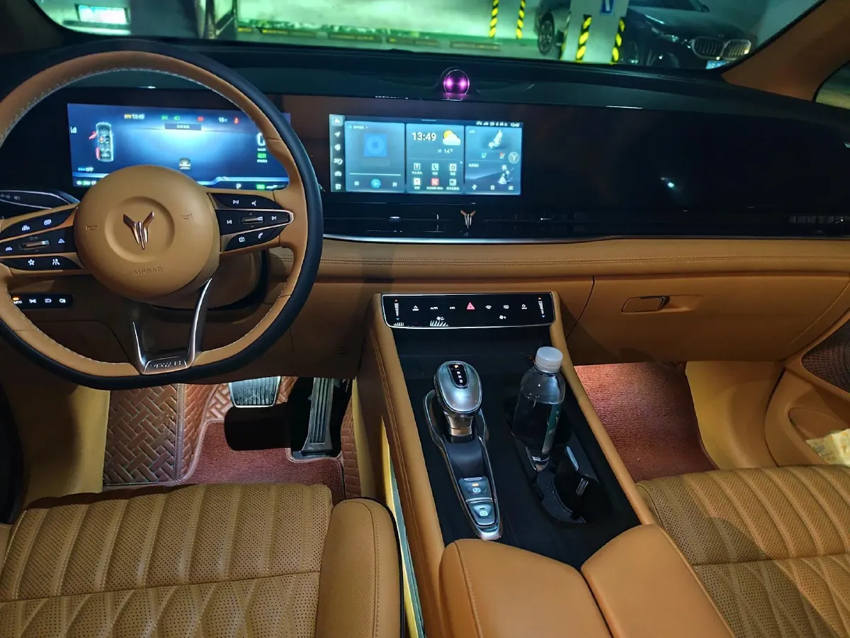 2022 Voyah Dream 1.5T 136HP L4 PHEV 25.57KWH,autocango,china used car exporter,china ev exporter,chinese used car exporter,chinese used ev exporter