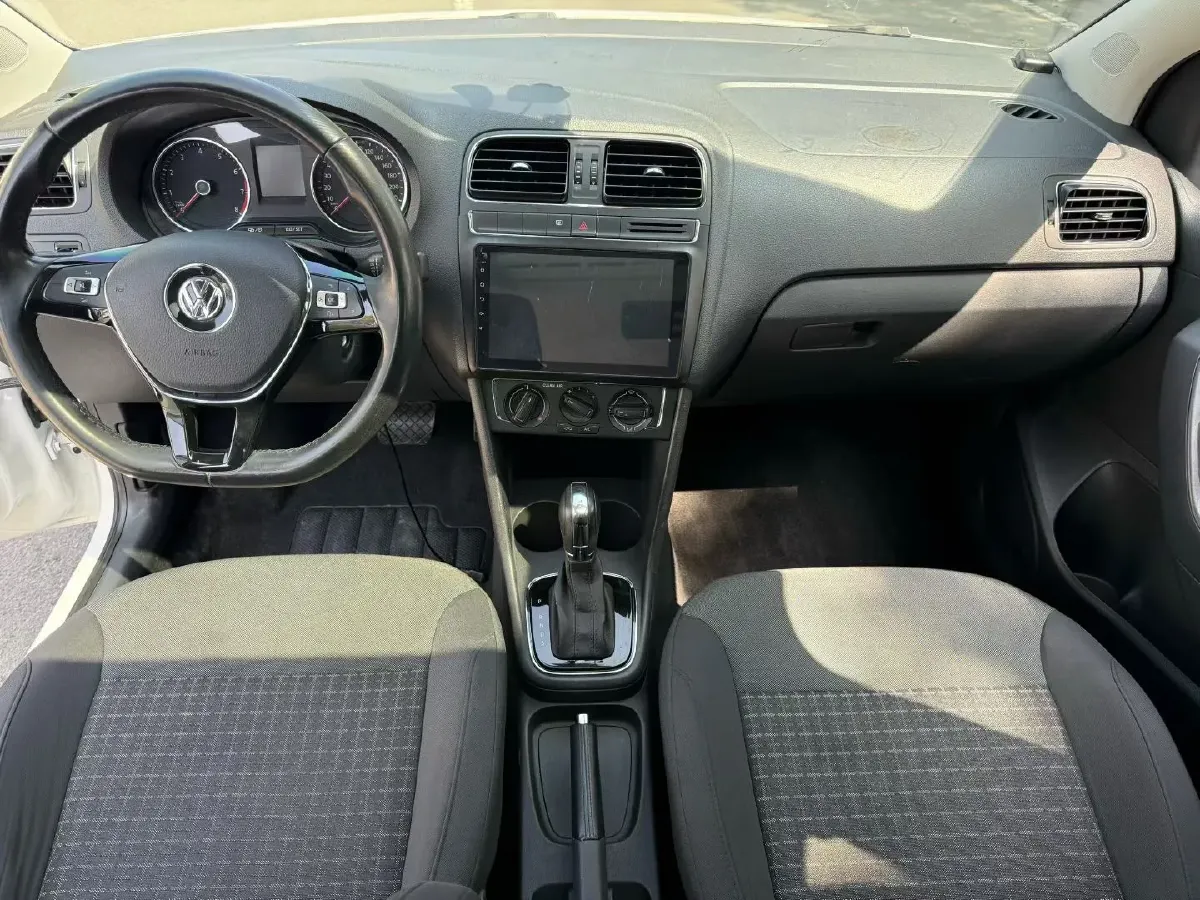 2016 Volkswagen Polo 1.6L 110HP L4 6AT,autocango,china used car exporter,china ev exporter,chinese used car exporter,chinese used ev exporter