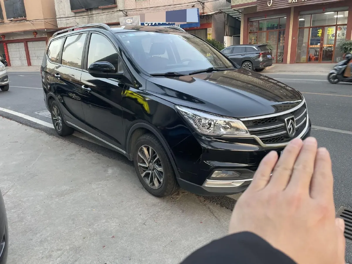 2019 BaoJun 730 1.5L 112HP L4 6MT,autocango,china used car exporter,china ev exporter,chinese used car exporter,chinese used ev exporter