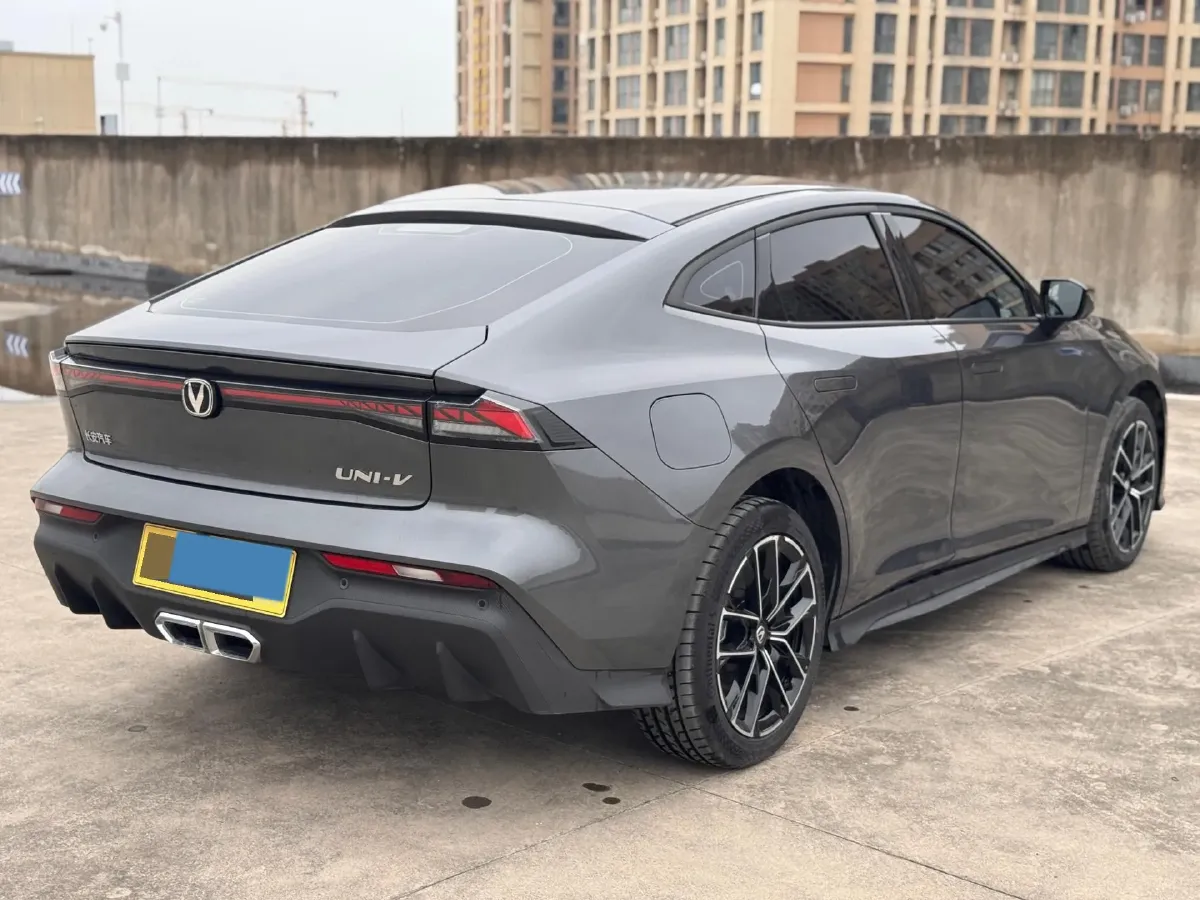 2024 ChangAn UNI-V iDD 1.5L 110HP L4 E-CVT PHEV 18.99KWH,autocango,china used car exporter,china ev exporter,chinese used car exporter,chinese used ev exporter