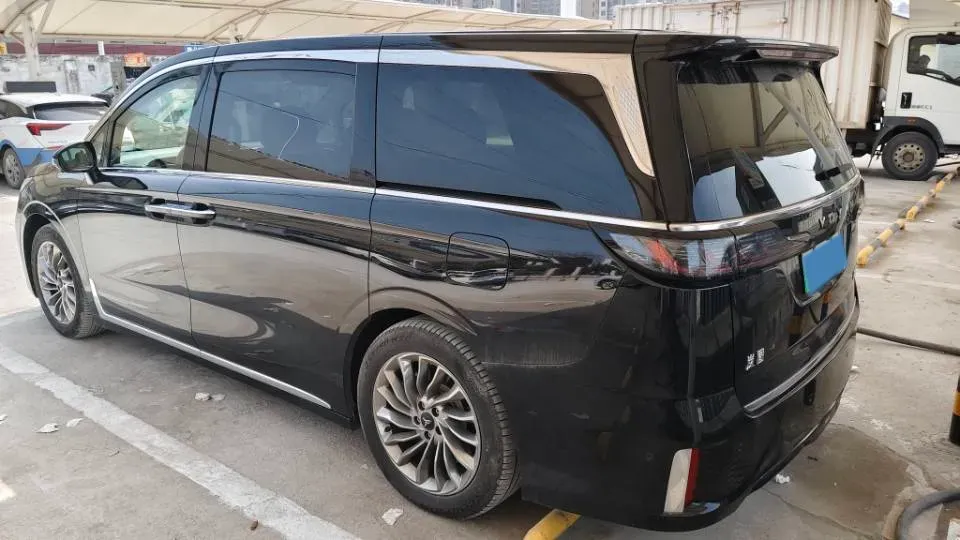 2024 Voyah Dream 1.5T 150HP L4 PHEV 43KWH,autocango,china used car exporter,china ev exporter,chinese used car exporter,chinese used ev exporter