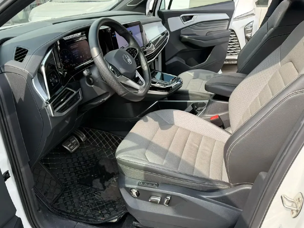 2021 Volkswagen Talagon 2.0T 220HP L4 7DCT,autocango,china used car exporter,china ev exporter,chinese used car exporter,chinese used ev exporter
