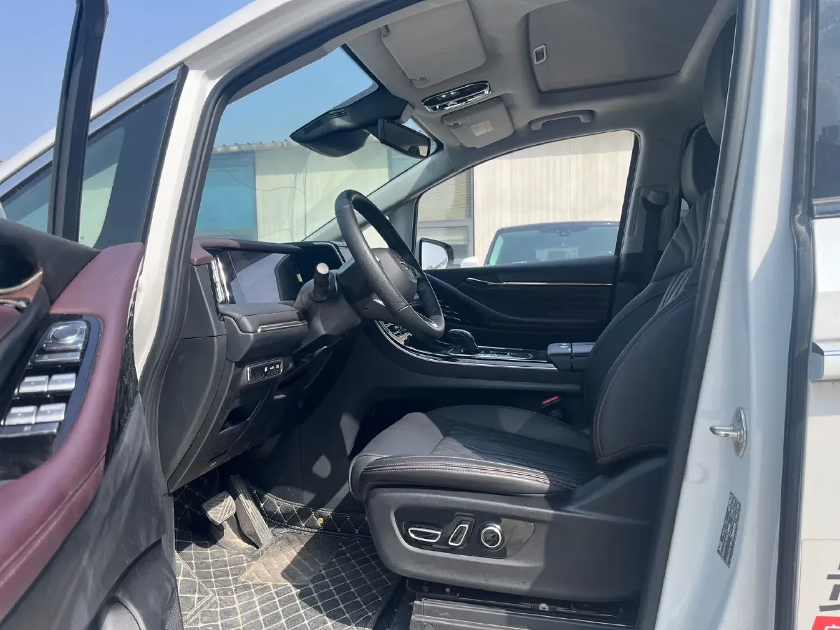 2024 GAC Trumpchi M8 2.0T 190HP L4 2DHT Hybrid,autocango,china used car exporter,china ev exporter,chinese used car exporter,chinese used ev exporter