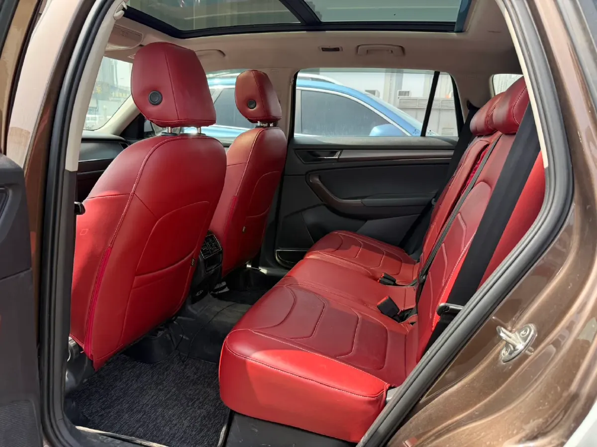 2018 Skoda Kodiak 2.0T 186HP L4 7DCT,autocango,china used car exporter,china ev exporter,chinese used car exporter,chinese used ev exporter