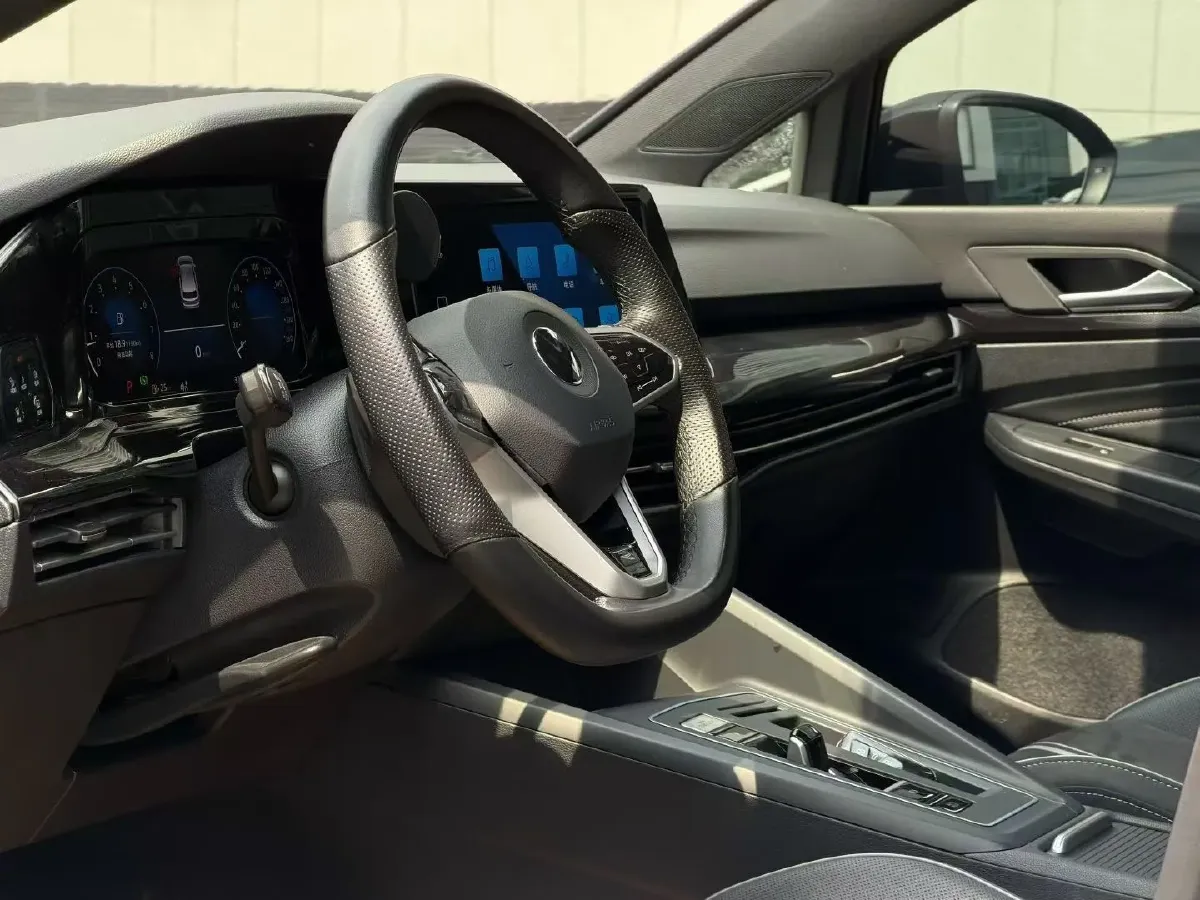 2023 Volkswagen Golf 1.4T 150HP L4 7DCT,autocango,china used car exporter,china ev exporter,chinese used car exporter,chinese used ev exporter