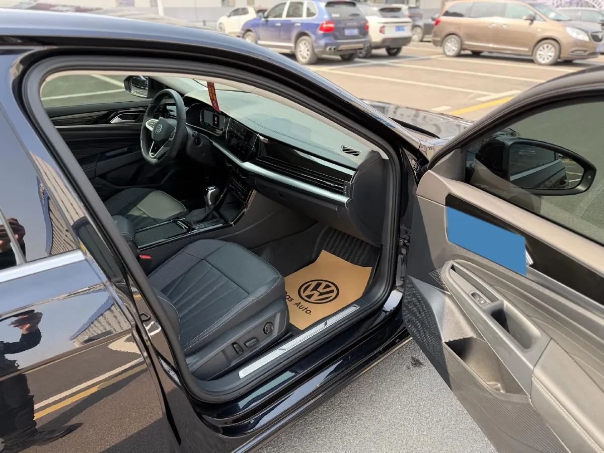 2024 Volkswagen Passat 2.0T 220HP L4 7DCT,autocango,china used car exporter,china ev exporter,chinese used car exporter,chinese used ev exporter