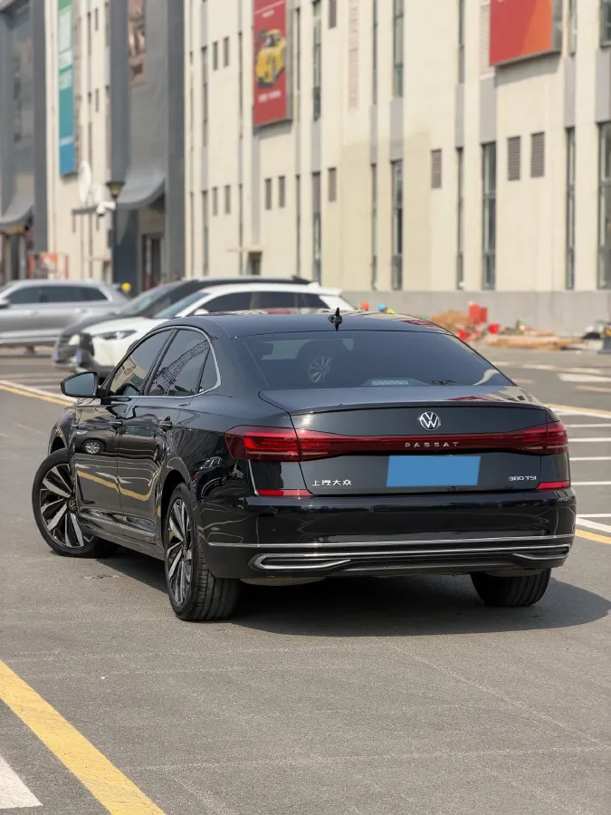 2024 Volkswagen Passat 2.0T 220HP L4 7DCT,autocango,china used car exporter,china ev exporter,chinese used car exporter,chinese used ev exporter