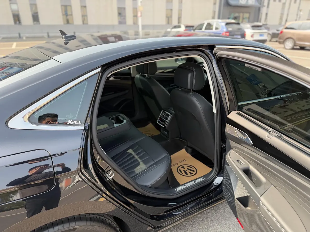 2024 Volkswagen Passat 2.0T 220HP L4 7DCT,autocango,china used car exporter,china ev exporter,chinese used car exporter,chinese used ev exporter