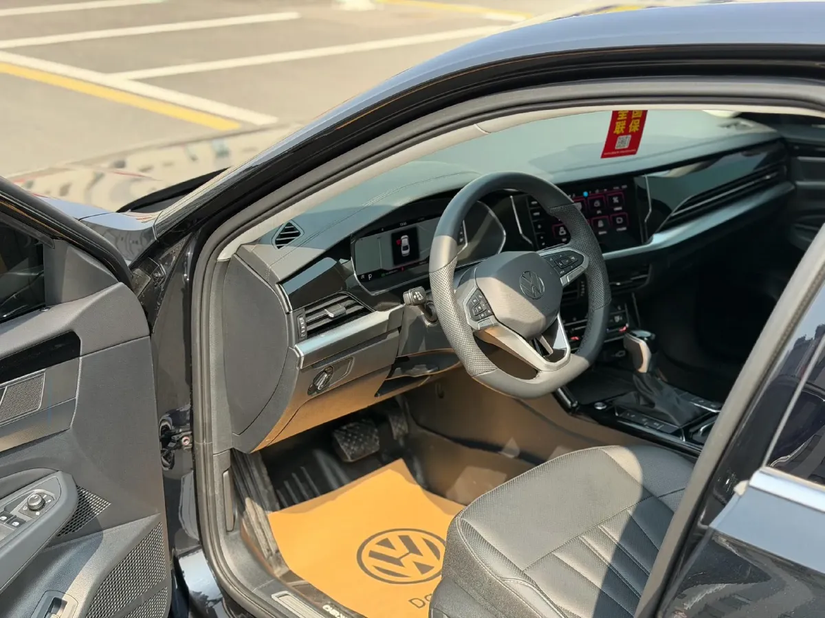 2024 Volkswagen Passat 2.0T 220HP L4 7DCT,autocango,china used car exporter,china ev exporter,chinese used car exporter,chinese used ev exporter