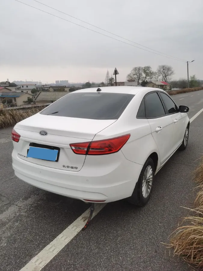 2017 Ford Escort 1.5L 113HP L4 6AT,autocango,china used car exporter,china ev exporter,chinese used car exporter,chinese used ev exporter